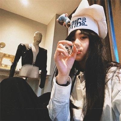 美女蛇岛求生